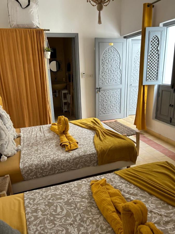 suite safran pour 4 personnes chambre quadruple dans le riad tifawt à marrakech maroc